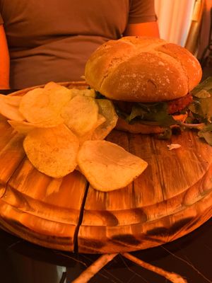 truffle burger with homemade fried chips at 450Gradi in Gran Canaria