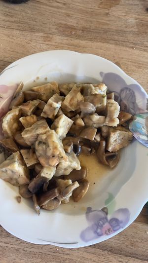 Hervorragende Semmelknödel mit Pilzsoße at Gajas Welt in Kaisersbach-ebni