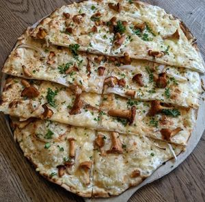 veganer Flammkuchen at Schwarzer Kater in Freiburg