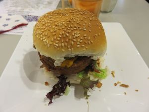 burger at De Vegetarische Traiteur in Amsterdam