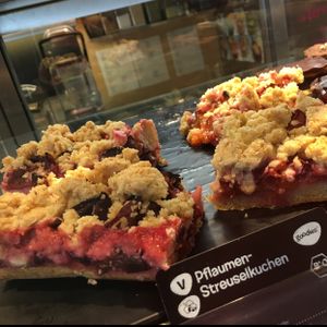 plum crumble at Goodies Berlin - Friedrichshain in Berlin