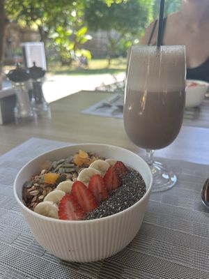 Vegan Bowl and Smoothie  at Cava Restaurant in Antalya