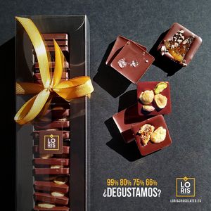Caja degustación de carrés de chocolate negro artesanal, con una exquisita variedad de porcentajes de cacao y deliciosas inclusiones. at LORIS CHOCOLATES in Valencia