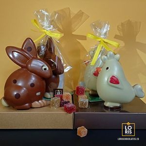 CONEJITO y GALLINITA de chocolate con sorpresas at LORIS CHOCOLATES in Valencia