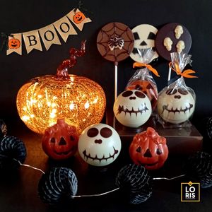 Dale un mordisco al miedo con nuestros chocolates de Halloween, tan ricos que hasta los fantasmas se olvidan de asustar! Atrévete a probarlos si puedes sobrevivir a tanta tentaci at LORIS CHOCOLATES in Valencia