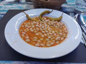 Pochas de Sangüesa con Piparras at Mesón de la Tortilla in Pamplona