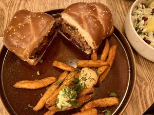 Mediterranean twist (vegan burger)  at Dip Honest Food - Annecy  in Annecy