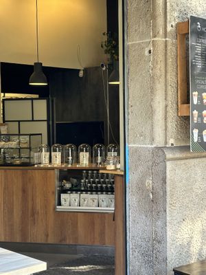 Counter  at Bonsai Coffee & Matcha in Barcelona