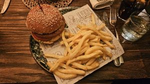 Burger at La Pergola in Marrakech