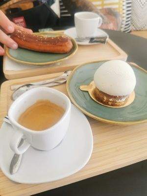 Éclair Caramelo & Rafaello Coco - Limão at LOVE green in Viseu