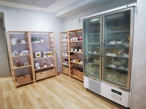 Shop at Hachidori Table - ハチドリTable in Kyoto