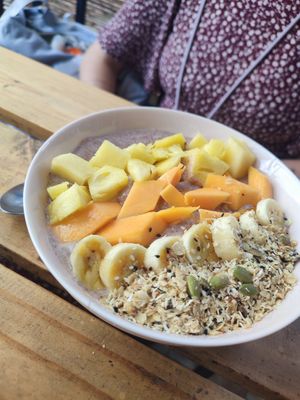 smoothie bowl at Organica Lounge Kandy in Kandy