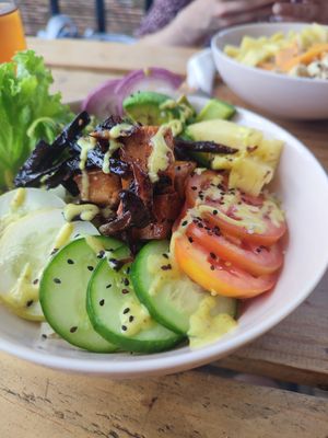 tofu bowl at Organica Lounge Kandy in Kandy