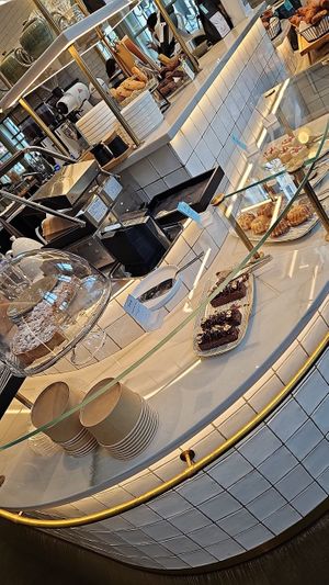  at Elias Coffee Shop in Vienna