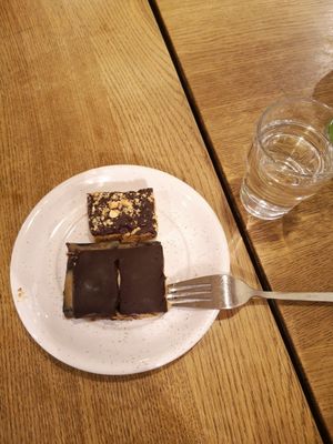 Chocolate caramel and raw chocolate peanut cake at Goodies Berlin - Globetrotter - Maybe closed in Berlin