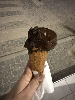Dark chocolate ice cream with vegan cornetto (i asked the ingredients and they confirmed it was vegan)  at Cremositos Boavista in Boa Vista