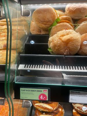 Crunchy Chicken vegan 4€  at backWERK - Hachmannplatz in Hamburg