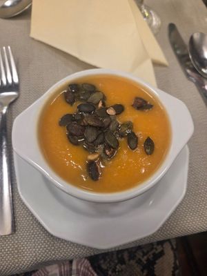 Vegetable cream soup with roasted pumpkin seeds at Sirály Étterem in Visegrad