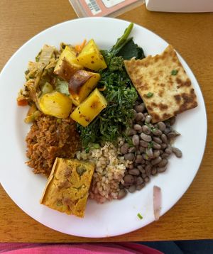 Amo comer aqui! Comida saborosas e o lugar é recheado de opções veganas!  at O Vegetariano in Recife
