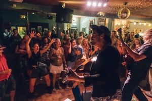  at Bank in Marmelete