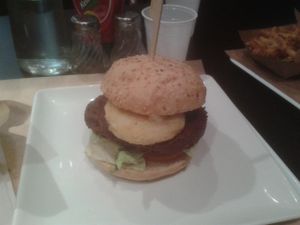 Raclette and seitan burger of the month at VG in Paris