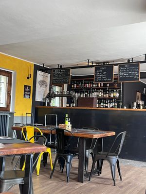 Interno del locale at La Gaba in Sartirana Lomellina