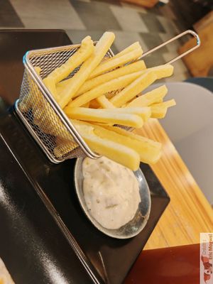 Panisse sticks at Veganil in Paris