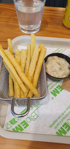 Frites de panisse at Veganil in Paris