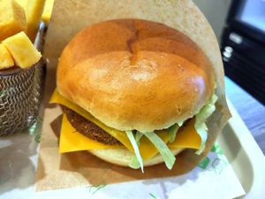 Burger at Veganil in Paris