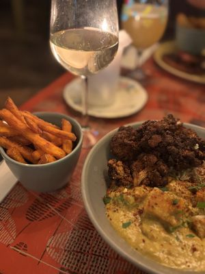 Sweet potato fries & vegan wine | Nov ‘25  at Consurio Lounge in Caerphilly