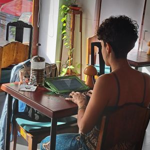 A place to have tea infusion and work at Wine Not? in Terceira