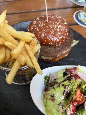 Homemade vegan burger 😋  at Wirtshaus im Braunauer Hof in Munich