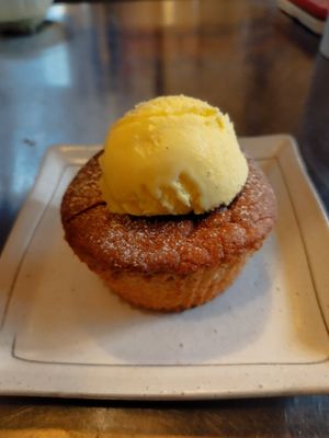 シフォンアイスクリームのせ at Bean's Goody in Kyoto