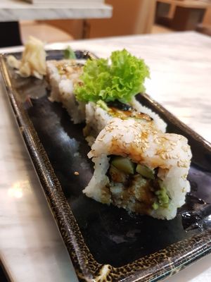 Avocado unagi maki at Teng Bespoke Vegetarian Restaurant - 藤 in Central Singapore