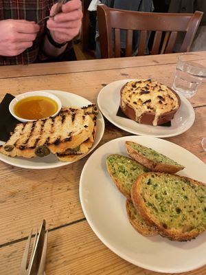 Bread with oil and balsamic, vegan macaroni cheese and garlic bread   at Mono in Glasgow