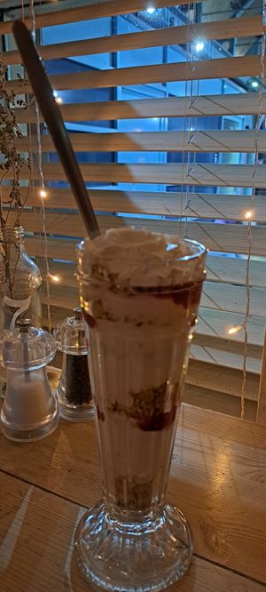 Cranachan sundae at Mono in Glasgow