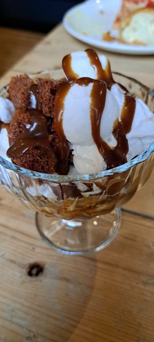 Sticky toffee pavlova ("pavlova"...) at Mono in Glasgow