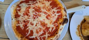 Margatita pizza at Mono in Glasgow