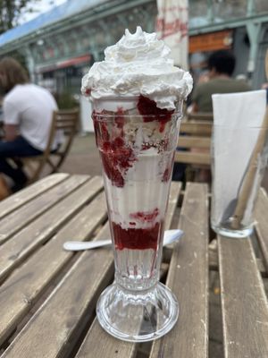 Ice cream sundae, absolutely fabulous  at Mono in Glasgow