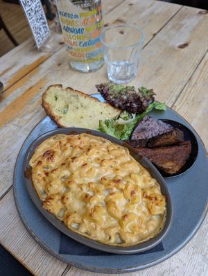Mac n' cheese at Mono in Glasgow