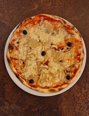 Pizza principessa vegan at Ô Petits Pâtons in Toulouse