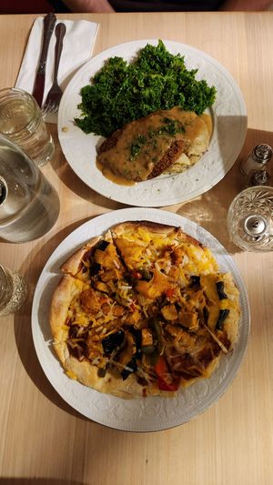 Squash Flatbread Special 🤤😍 This literally tasted like Thanksgiving in a Flatbread. Chef's kiss ✨️ at The Red Fern in Rochester