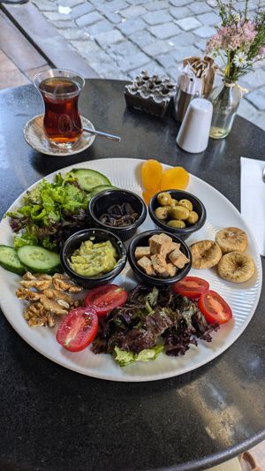 Vegan breakfast at Lattas Coffee in Istanbul