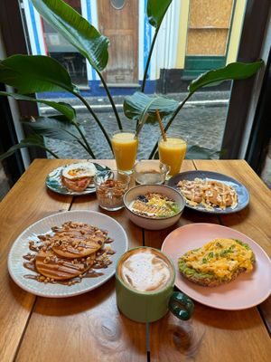 Brunch at Bainema in Angra Do Heroismo