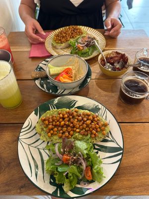 Vegan Guacamole Toast with toasted chickpeas/ Hummus with toasts and vegetables  at Bainema in Angra Do Heroismo