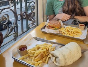  at Furahaa Express - Food Truck in Paris