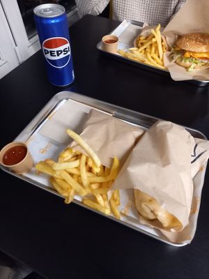  at Furahaa Express - Food Truck in Paris