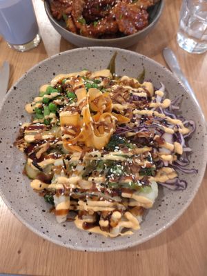 Poke bowl at Kafé Oransjeriet in Stavanger