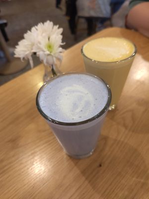 Lavendel latte 😍 and golden milk at Kafé Oransjeriet in Stavanger