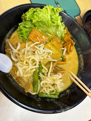 Laksa nice  at  Wanyuan Vegetarian 万缘素食 - Woodlands in North Singapore